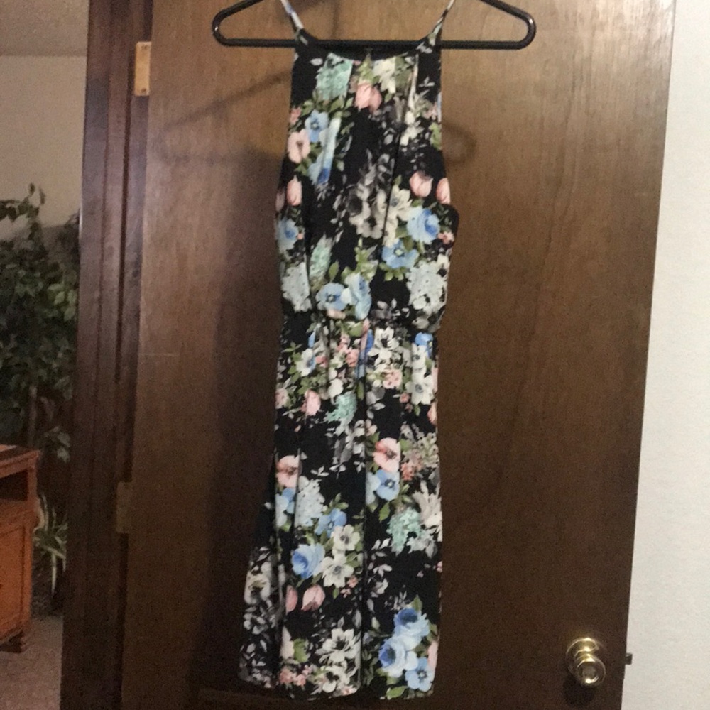 formal Dress SIZE MEDIUM